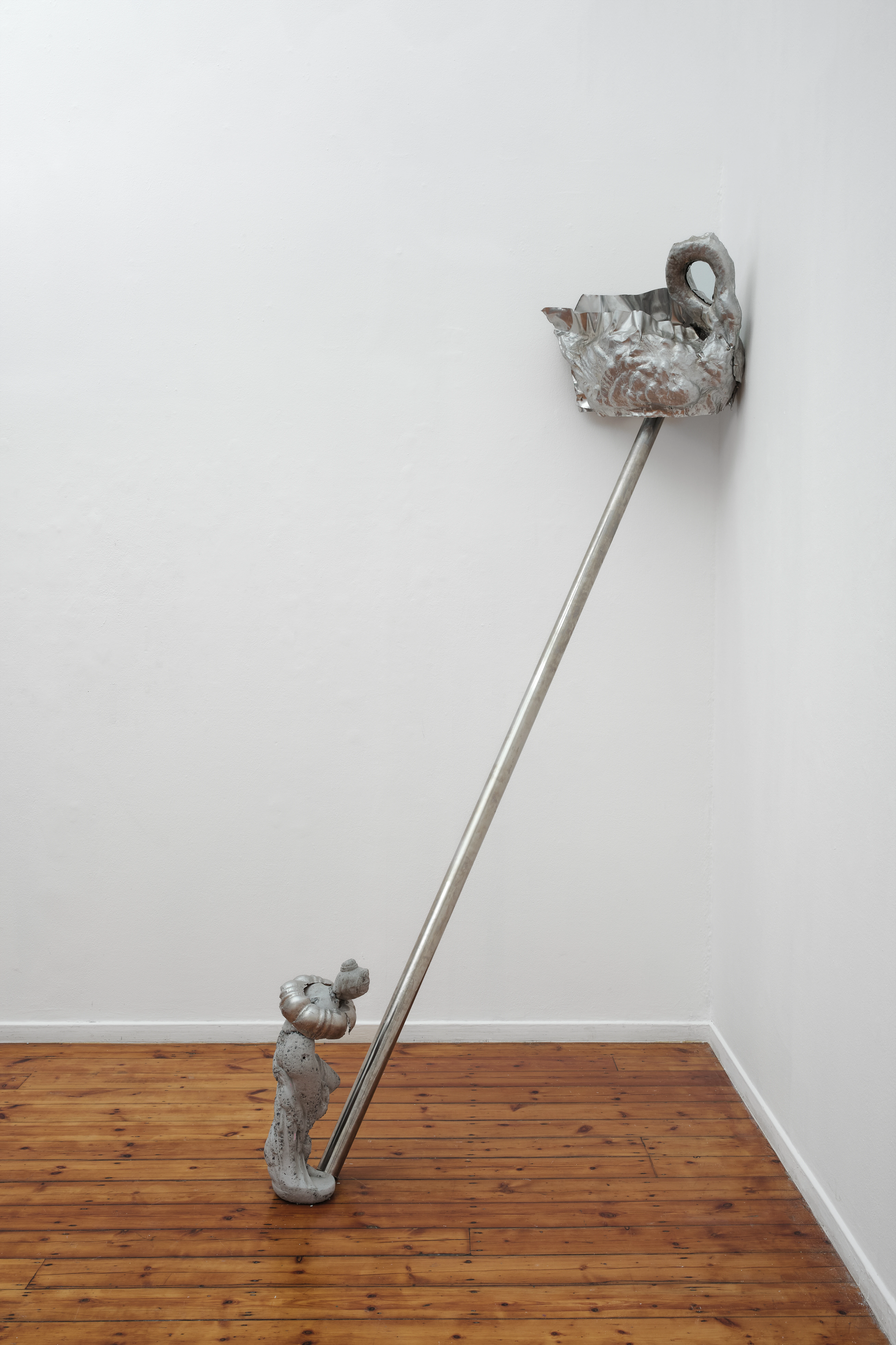 Laura Viruly sculpture